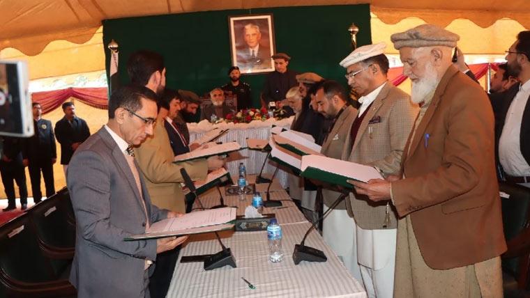 گلگت بلتستان کی نگران کابینہ نے حلف اٹھالیا