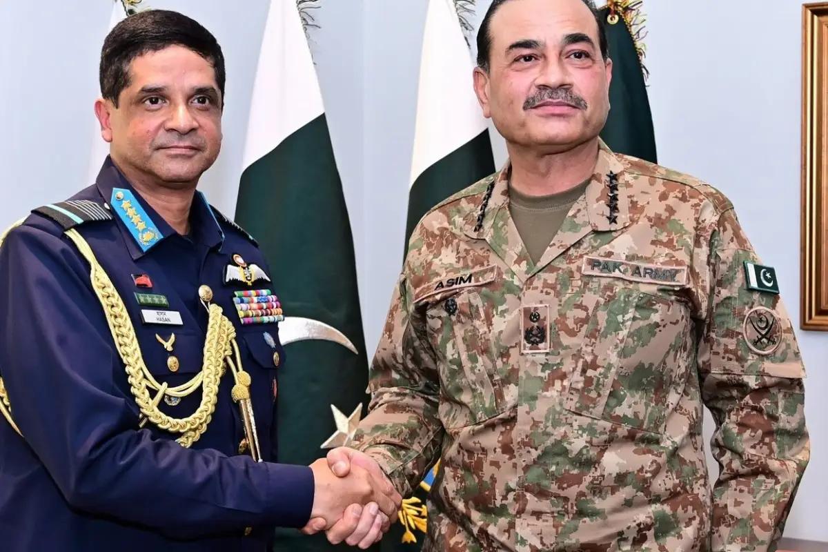 فیلڈ مارشل سے بنگلہ دیش ایئر فورس کے سربراہ کی ملاقات،دفاعی تعلقات مزید مضبوط بنانے کے عزم کا اعادہ
