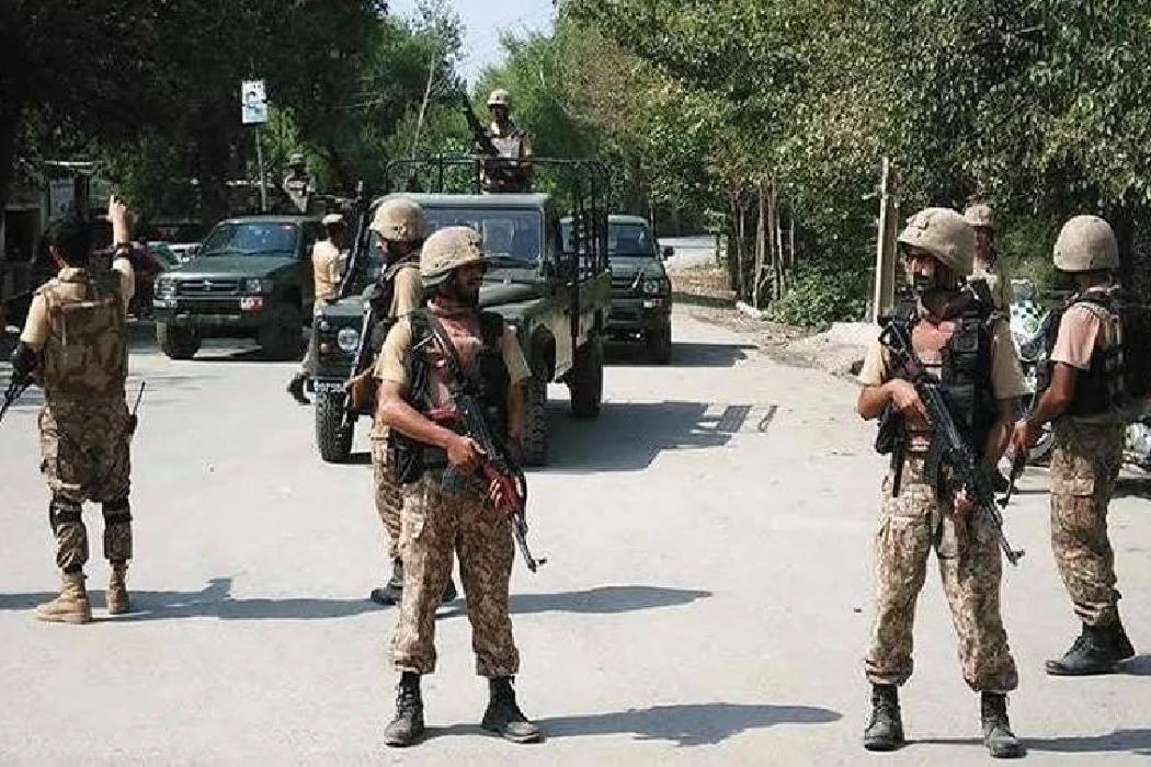 خیبرپختونخوا :سیکیورٹی فورسز کی خفیہ اطلاعات پر 2 کارروائیاں، 11 خوارجی جہنم واصل