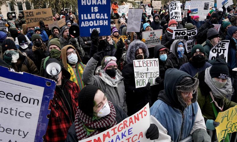 امریکی ریاست منی سوٹا میں جاری مظاہروں میں شدت،پینٹاگون کا فوج کو تیار رہنے کا حکم