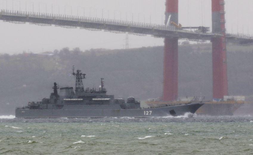 6 Russia warships heading to Black Sea for drills