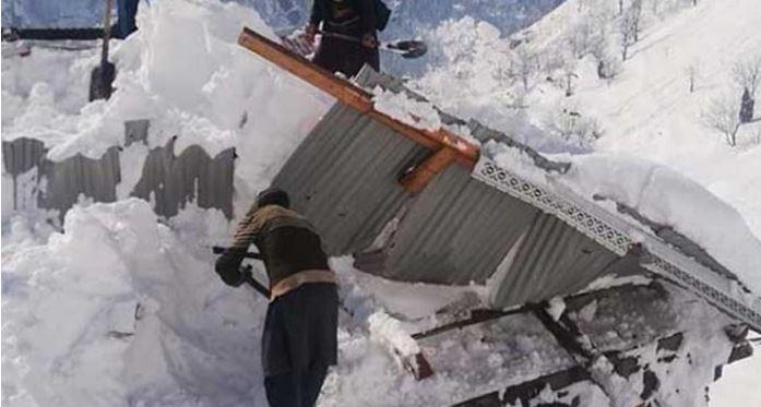 Nine killed, child hurt after avalanche hit house in Chitral