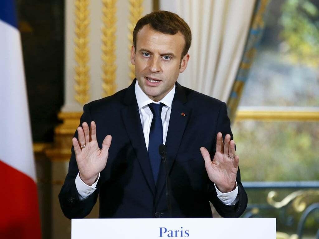 France's Macron calls for calm to resolve Ukraine crisis