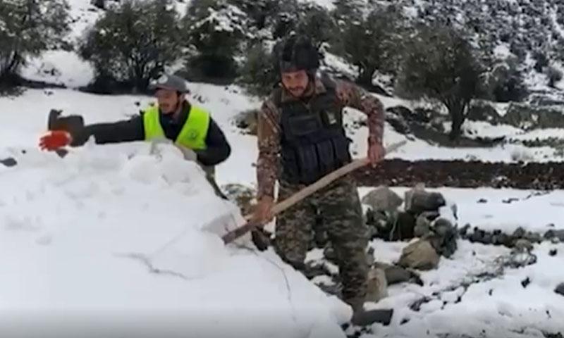 وادی تیراہ میں شدید برفباری، پاک فوج کی مؤثر ریلیف سرگرمیاں جاری