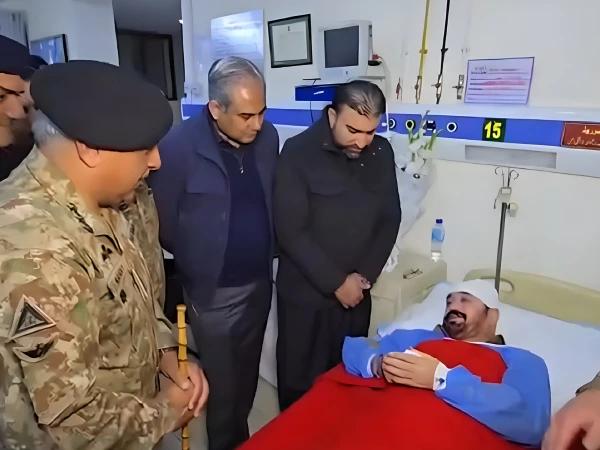 Interior minister,CM Balochistan and Corps Commander visit CMH Quetta