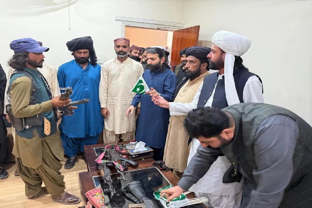 بلوچستان میں آپریشن ردّالفتنہ کے نمایاںاثرات، بدنام زمانہ دہشتگردوں نے ہتھیار ڈال دئیے