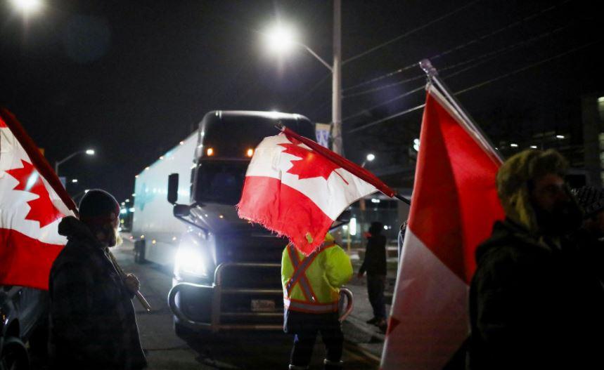 Police ready to remove protesters by force: Canadian mayor