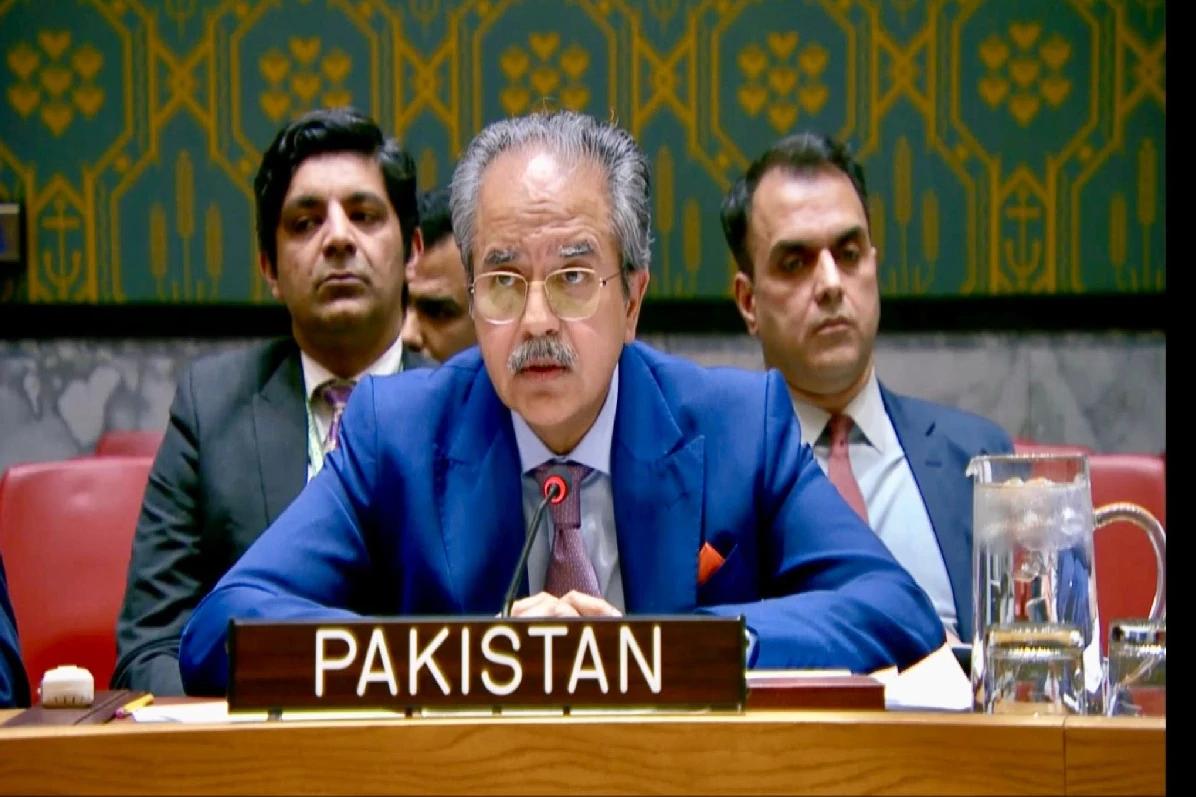  افغانستان اس وقت دہشت گرد گروہوں اور پراکسیز کے لیے محفوظ پناہ گاہ بن چکا ہے،عاصم افتخار