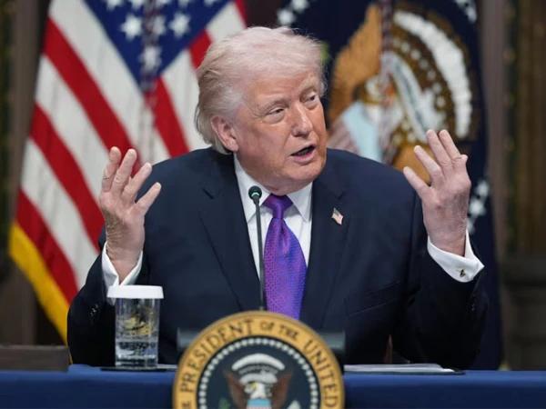 اتحادیوں کے ساتھ ملکر آبنائے ہرمز کھلوا دیں گا یا ساحلی پٹی تہس نہس کردیں گے،ٹرمپ کی ایرا ن کو دھمکی