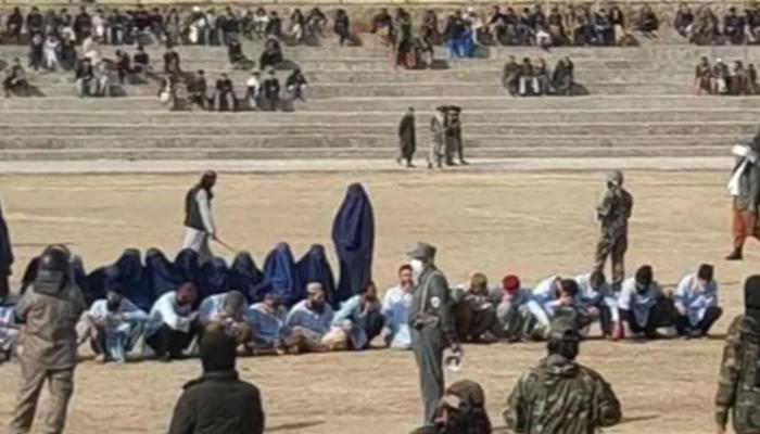 طالبان رجیم میں ایک سال میں 100 خواتین سمیت تقریبا 1200 افراد کو سرعام کوڑے مارنے کا انکشاف