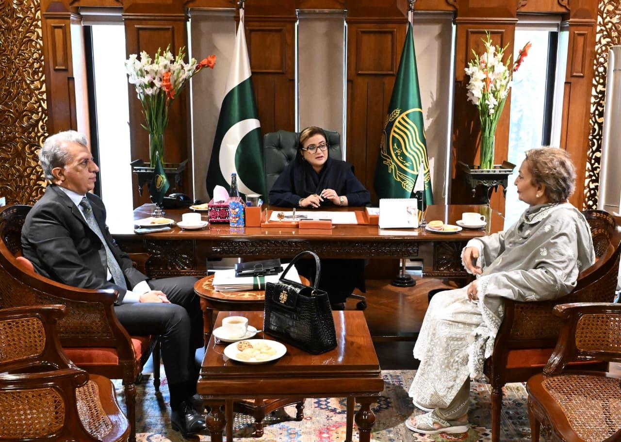 معروف  ہدایتکارہ سنگیتا کی عظمیٰ بخاری سے ملاقات ،انڈسٹری کیلئے  حکومتی گرانٹ پرشکریہ ادا کیا