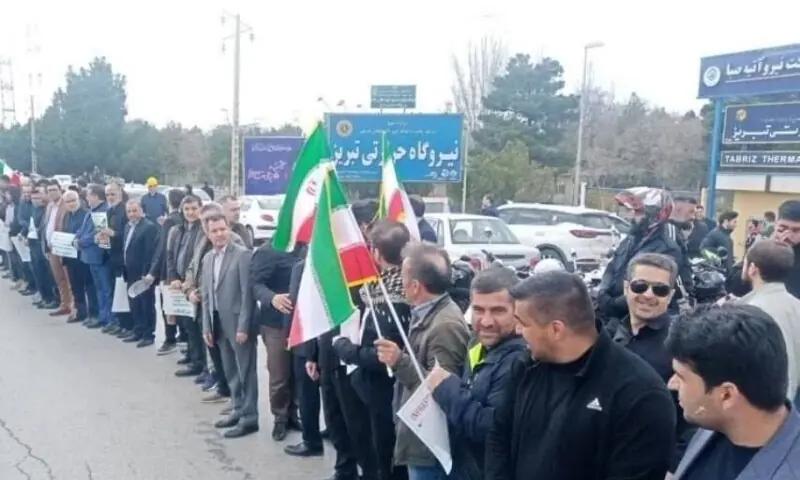 ٹرمپ کی دھمکی:ایرانی شہری امریکی حملوں سے بجلی گھروں، پلوں کی حفاظت کے لیے نکل آئے