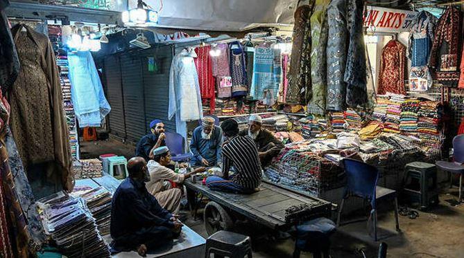 Sindh enforces austerity policy, orders shops and shopping malls to close at 8pm