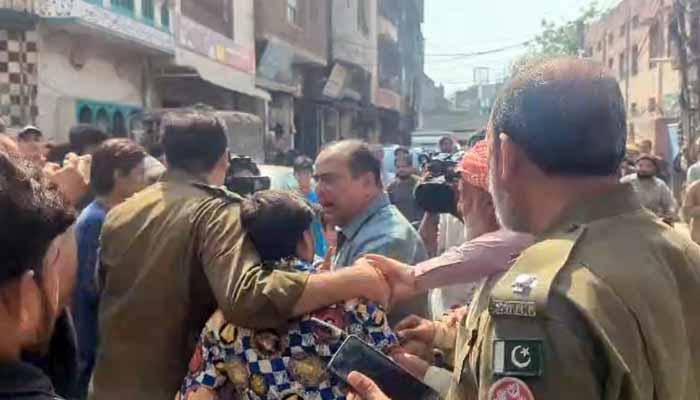 لاہورمیں ہولناک واقعہ: گھر میں 3 معصوم بچوں کے گلے کاٹ کر قتل کر دیا گیا