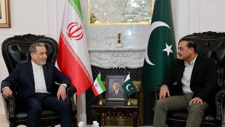 فیلڈ مارشل عاصم منیر سے عباس عراقچی کی ملاقات،دو طرفہ تعاون اور مذاکرات کے حوالے سے تبادلہ خیال