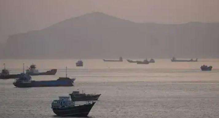 Explosions heard in Iran's Qeshm island due to disposal of enemy ammunition