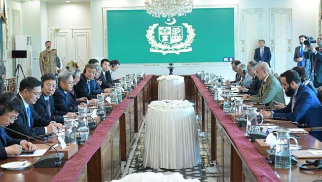 PM reaffirms resolve to ensure success of CPEC next phase