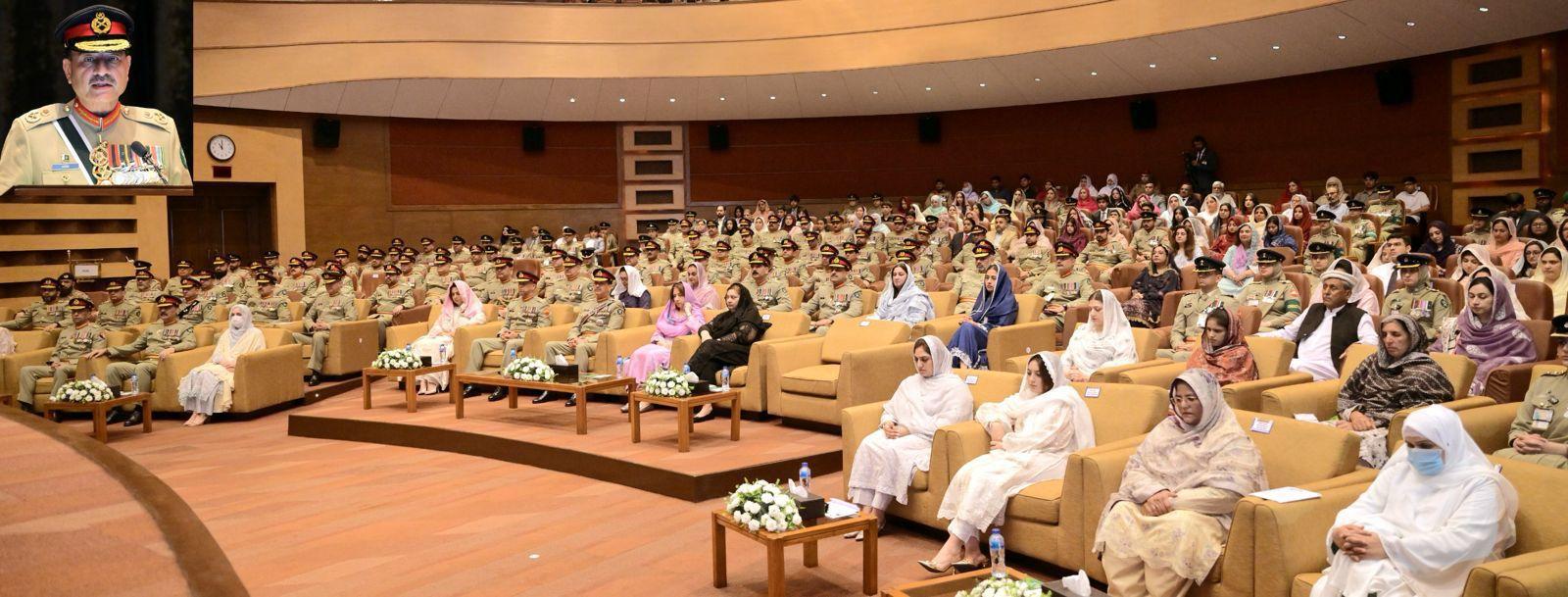 آرمی افسران وجوانوں کو عسکری اعزازات سے نوازنے کی تقریب کا جی ایچ کیو راولپنڈی میں انعقاد
