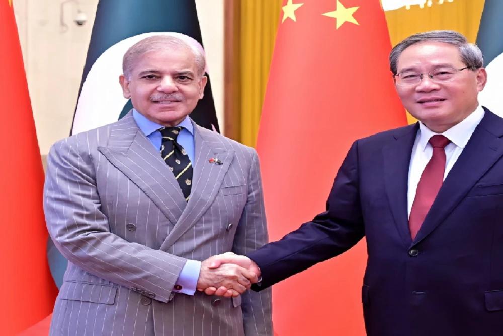  شہباز شریف کی بیجنگ میں چینی وزیر اعظم سے ملاقات،دوستانہ تعلقات مزید مستحکم بنانے پر اتفاق
