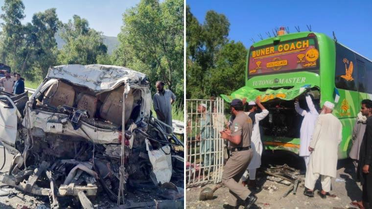 سوات ایکسپریس وے پر وین کی مسافر بس کو ٹکر، 16 افراد جاں بحق، 7 زخمی