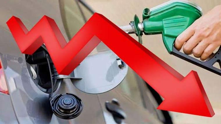 عوام کیلئے بڑا ریلیف پیکج، وزیر اعظم نے پٹرول اور ڈیزل 22،22روپے سستا کر دیا