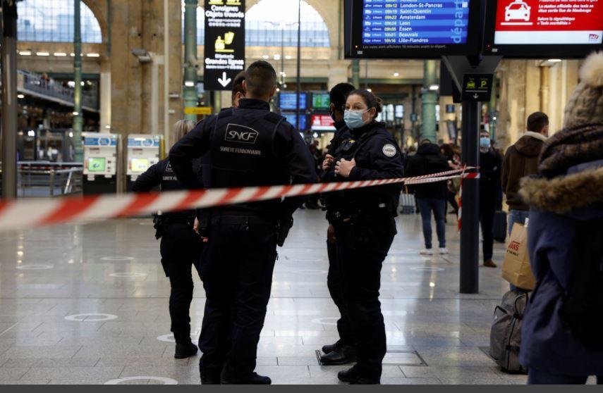 French police shoot down knife-wielding man at Paris rail station