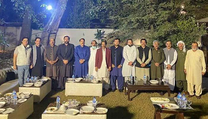 تحریک انصاف ہم خیال گروپ کا اپوزیشن کی عدم اعتماد تحریک کا ڈٹ کر مقابلہ کرنے کا اعلان 