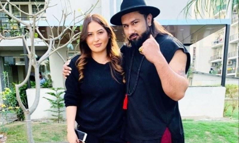 گھریلوتشدد کیس میں عدالت کا ہنی سنگھ کو پیش ہونے کا حکم