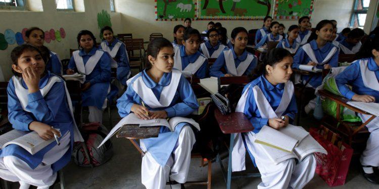 لاہور اور راولپنڈی میں کل سے اسکول معمولات کے مطابق کھلیں گے،مرادراس