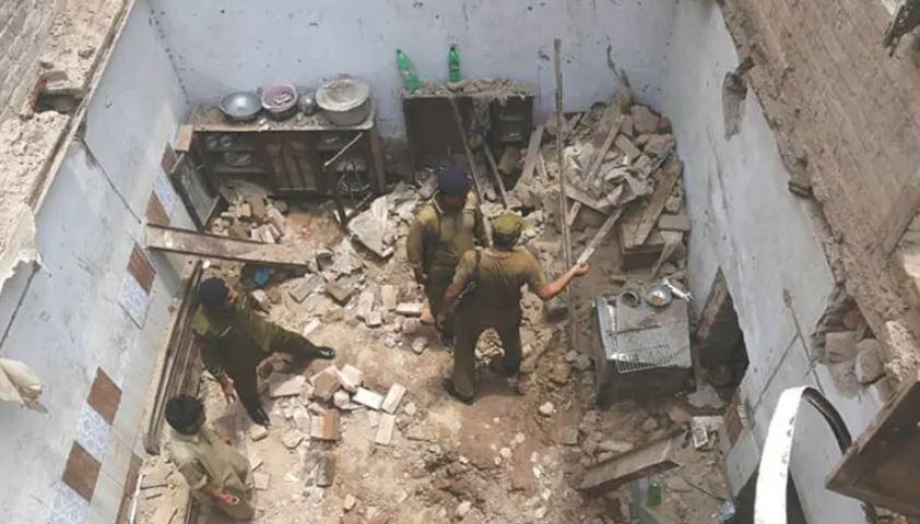 Another roof collapse incident in Lahore leaves child dead, four people injured