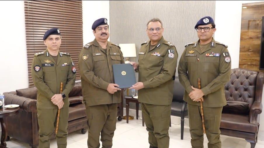 IG Punjab honours 7 Sheikhupura police officers for outstanding performance