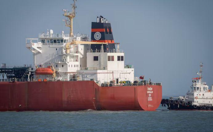 Saudi Arabia resumes oil loadings, sales from inside Strait of Hormuz