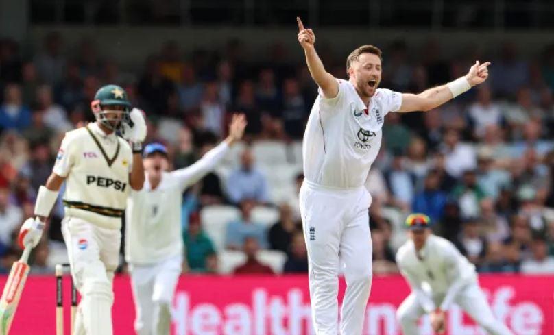 Robinson double rocks Pakistan in first Test before rain stops play