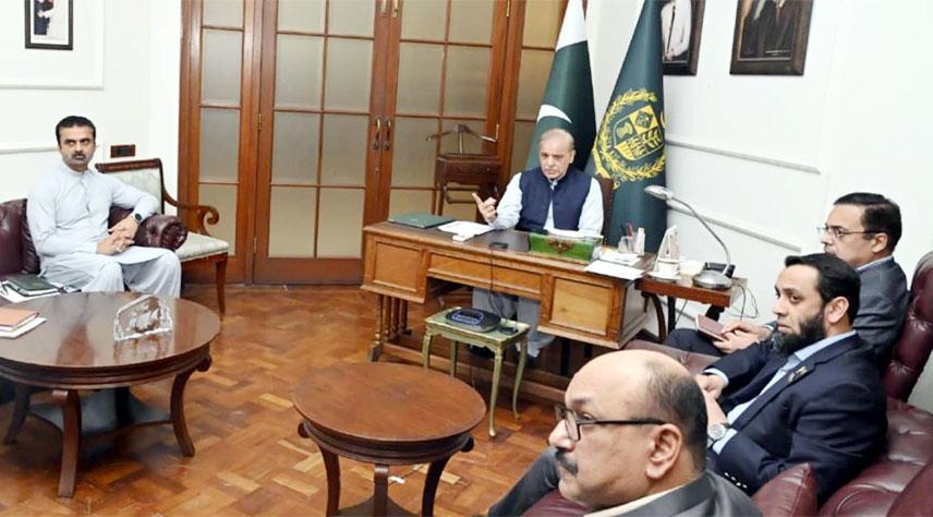 پمز آتشزدگی: وزیراعظم نے ایگزیکٹو ڈائریکٹرسمیت 8 افرادکو معطل کردیا، فوجداری کارروائی کی ہدایت
