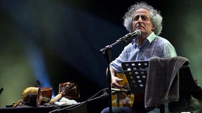 Singer Mohsen Namjoo returns to Iran after nearly 20 years in exile in the US