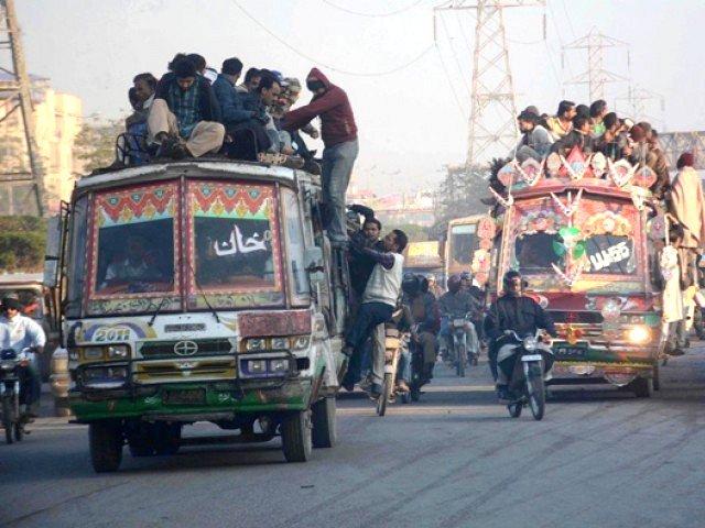 COVID-19: Sindh restricts unvaccinated citizens from using public transport