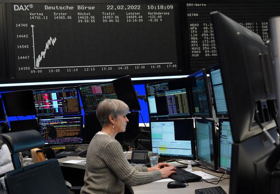 European stocks fall sharply as Russia attacks Ukraine