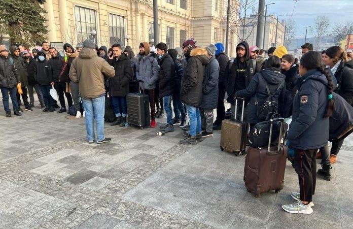 Pakistan embassy in Ukraine overseeing safe evacuation of students, families