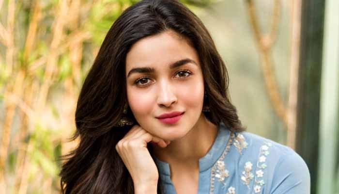 عالیہ بھٹ کی جائیداد کتنی اور وہ ایک فلم کا کتنا معاوضہ لیتی ہیں؟