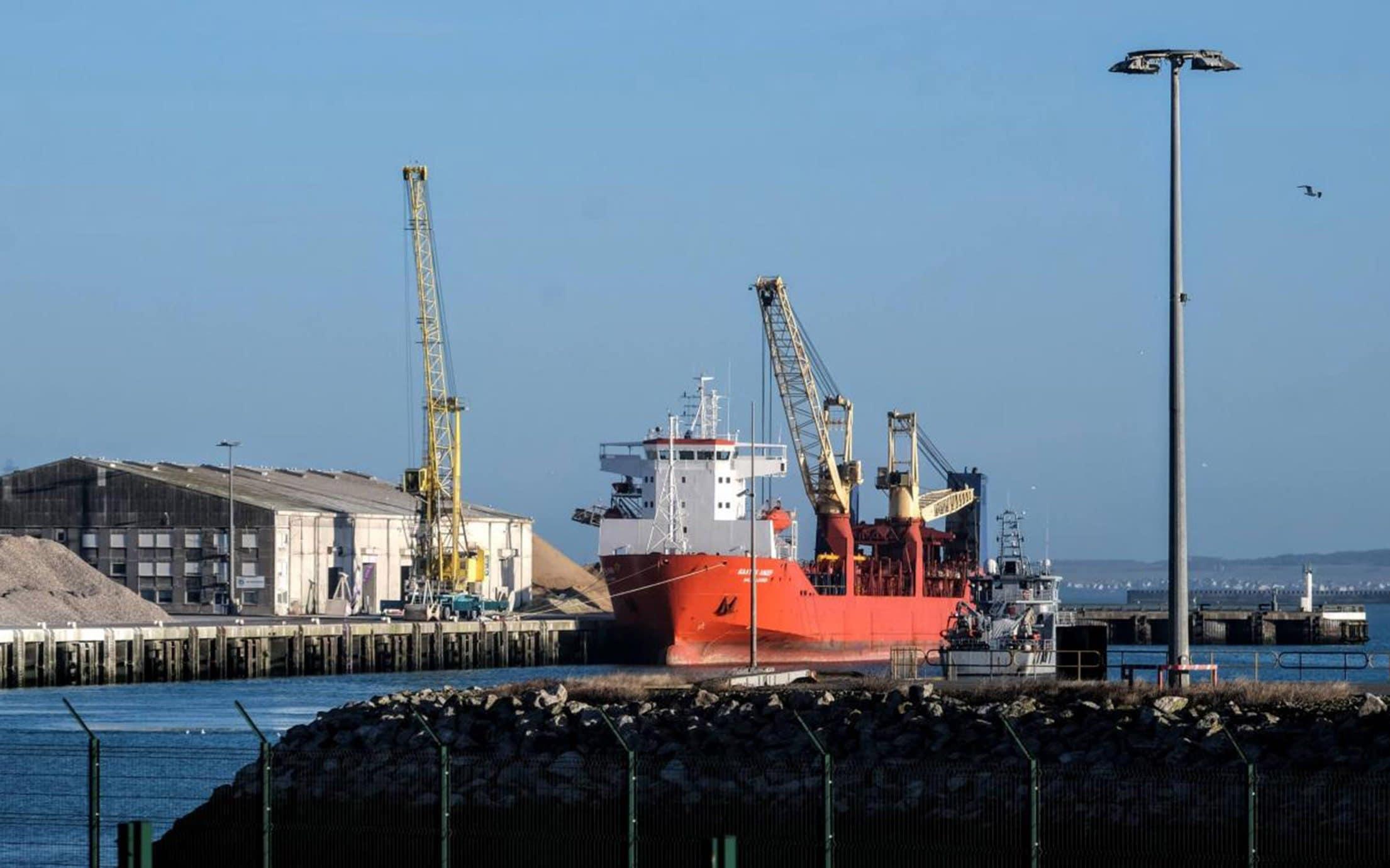 EU sanctions: France seize Russian cargo ship in the English Channel