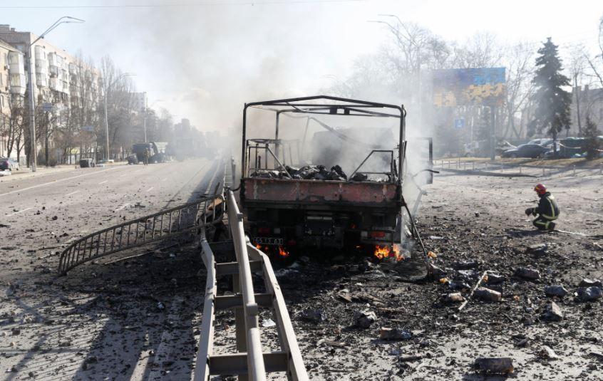 Ukrainian forces continue to resist Russian advance on Kyiv