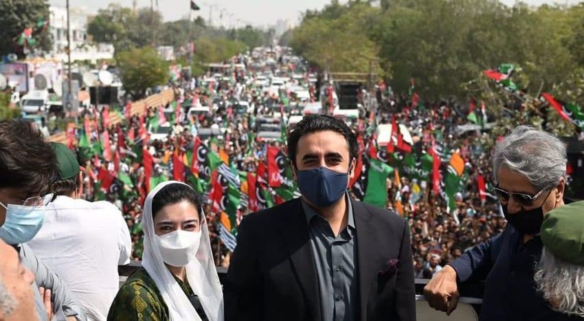 Bilawal Bhutto declares war on PTI government as long march begins