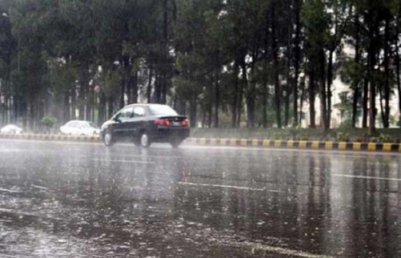 Intermittent rain hits parts of country including Lahore