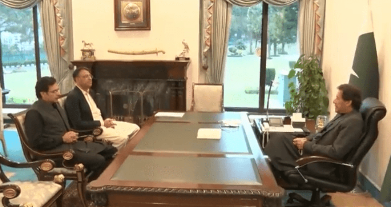 وزیر اعظم سے مونس الہی کی ملاقات، پاکستان کی بہتری کیلئے مل کر کام کرنے پر اتفاق