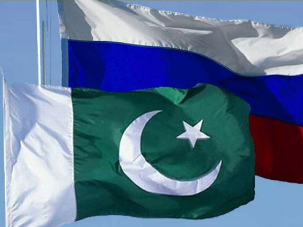 FM Qureshi requests Russian counterpart for safe evacuation of Pakistanis from Ukraine