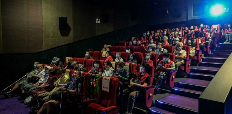 “Talking movies”: Chinese cinema brings film to blind audiences