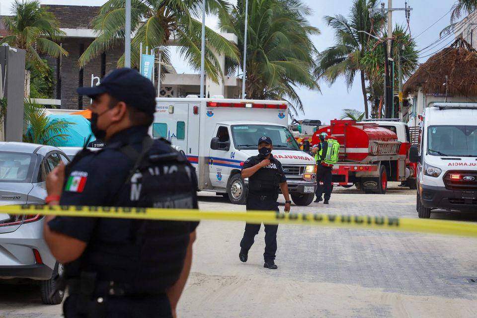 Two dead, 18 injured in Mexico resort blast 
