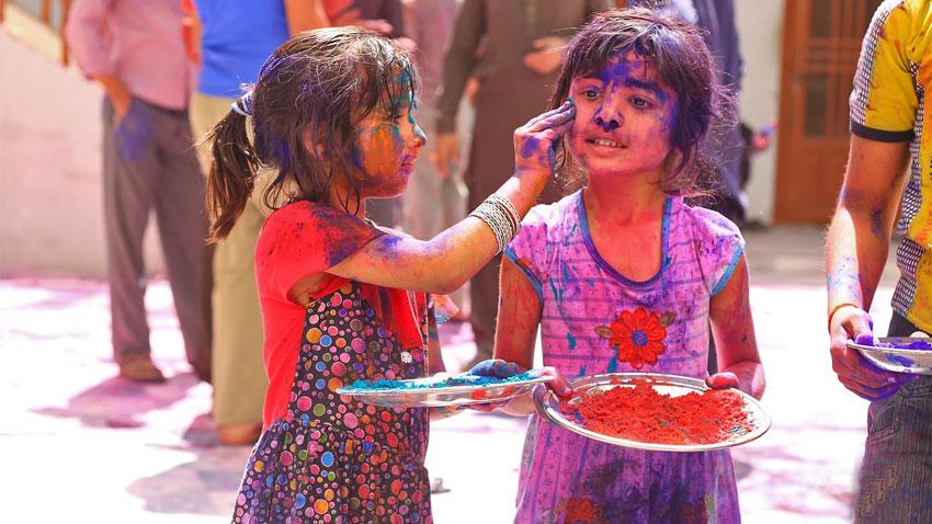 'Festival of colours': Hindus celebrate Holi in Pakistan 