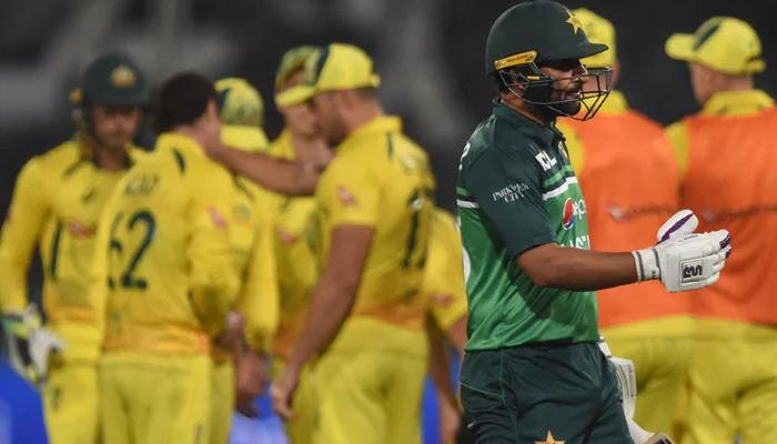 Travis Head leads Australia to easy win over Pakistan in first ODI