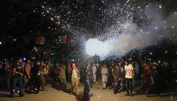 تحریک انصاف کا کل سے ڈی چوک پر آتش بازی اور جشن کا اعلان